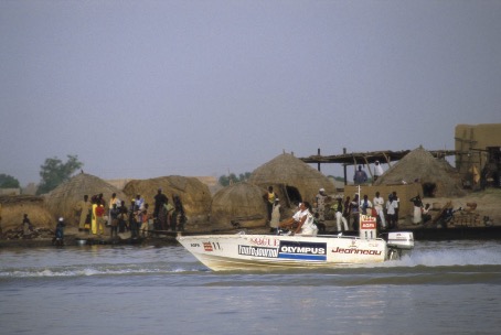 Foto des Jeanneau Cap Camera Niger Motorbootes