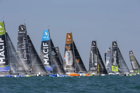 Foto einer Regatta von Bénéteau Figaro Segelbooten