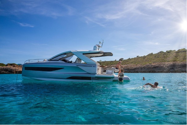Foto der Jeanneau DB/37 IB Motoryacht