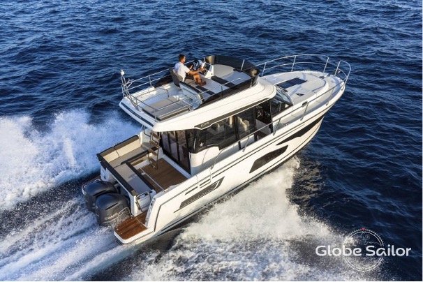 Foto der Jeanneau Merry Fisher 1095 Motoryacht mit Flybridge