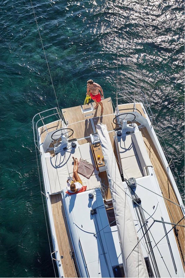 Foto des Jeanneau Walk-Around-Deckslayouts