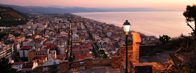 Capo d'Orlando - eine beliebte Yachtcharter-Basis für Sizilien Segeltörns und -kreuzfahrten