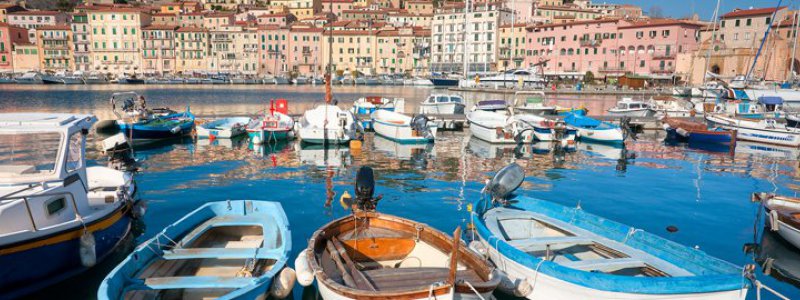 Portoferreia in der Toskana ist Charterbasis und Ausgangshafen eines der schönsten Segelreviere Italiens