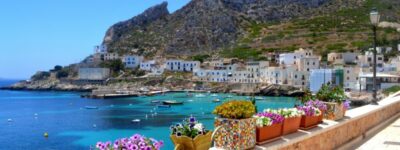 Trapani im Nordwesten von Sizilien ist eine beliebte Charterbasis für eine Sizilien Segeltörn