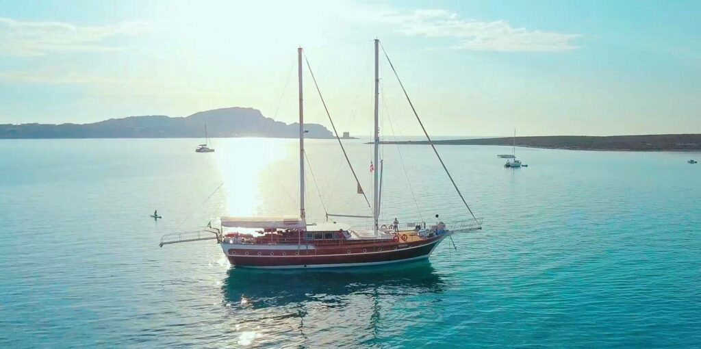 Das Mitsegeln in Italien ist auf einem Gulet pure Erholung!