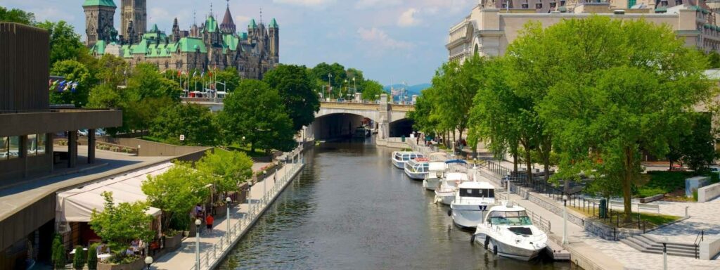 Hausboot Flitterwochen auf dem Rideau Canal - Smith Falls, Canada