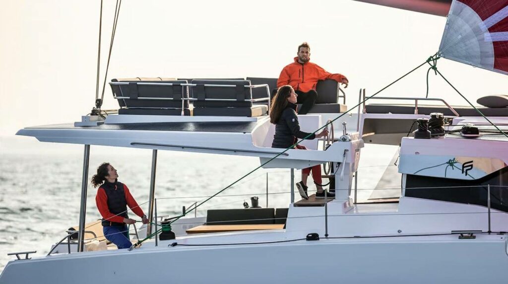 Foto des Fountaine Pajot Aura 51 Katamarans mit Flybridge
