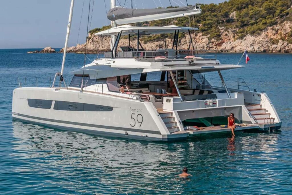 Foto des Fountaine Pajot Samana 59 Katamarans mit Flybridge