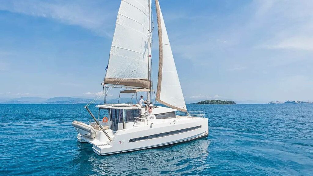 Das Segelwetter Korfu bietet ideale Bedingungen für das Segeln mit einem Katamaran