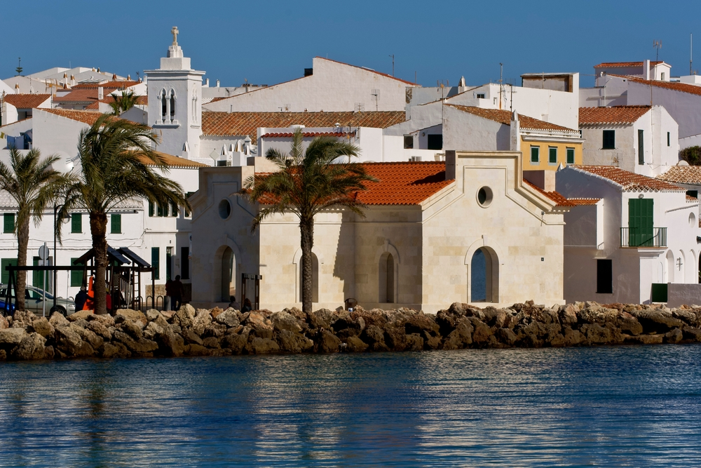 Der schönste Fischereihafen Menorcas: Fornell.  Der Höhepunkt jedes Menorca Segelabenteuers.